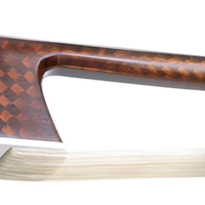 Segmento de arco para violino de madeira castanha com crina branca.