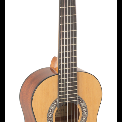 Guitarra clássica em madeira clara e castanha com seis cordas e tarraxas brancas