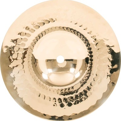 Prato de bateria dourado martelado com furo central