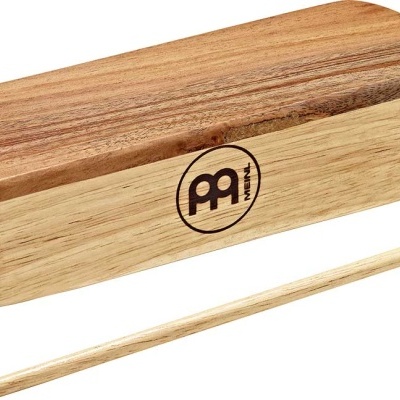 Caixa de som rítmica de madeira com baqueta