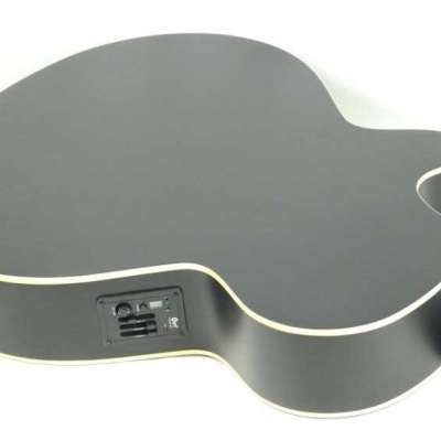 Viola acústica preta fosca com filete branco na borda e controle na lateral