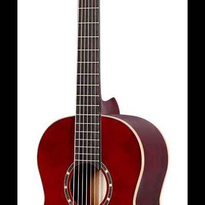 Guitarra clássica vermelha com cordas de nylon e logo QC no cabeçote