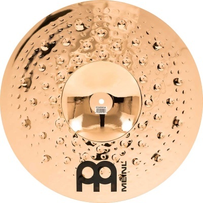 Prato de bateria bronzeado com textura martelada e marca MEINL