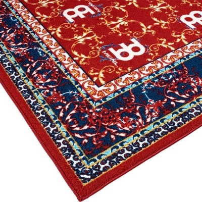 Tapete vermelho e azul com padrão floral e logotipo MEINL