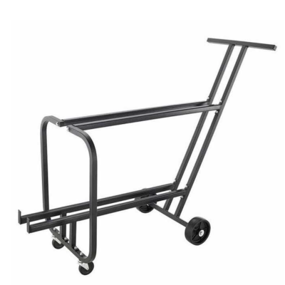 Carrinho de transporte metálico preto com quatro rodas sobre fundo branco