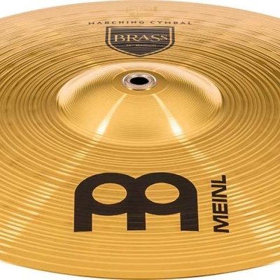 Prato de bateria dourado com logos Meinl e BRASS