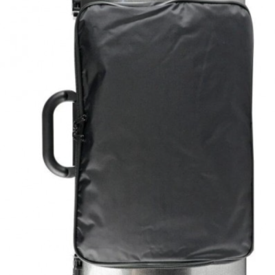 Estojo rígido metálico prateado com bolsa preta de tecido e pega lateral