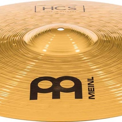 Prato de bateria dourado Meinl com logotipo e inscrição HCS.
