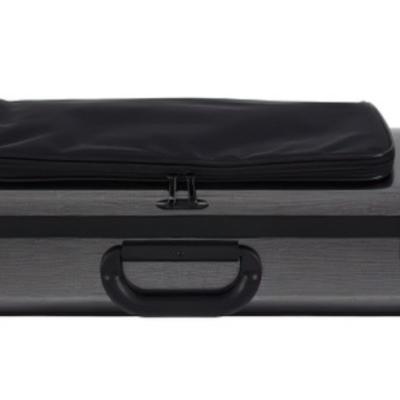 Estojo rígido cinza escuro com bolsa preta em cima