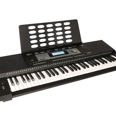 Teclado musical eletrónico preto com suporte de partituras e painel de controlo digital