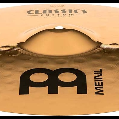 Prato de bateria dourado com textura martelada e texto Preto MEINL