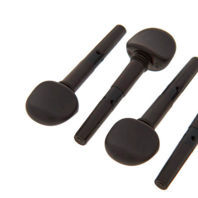 Quatro cravelhas pretas para violino sobre fundo branco com logotipo lUTHIER