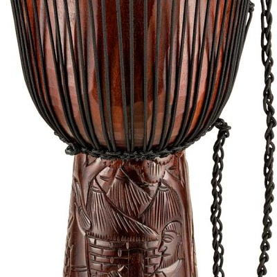 tambor djembe em madeira escura com pele clara e cordas pretas