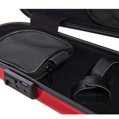 Estojo rígido vermelho com interior preto acolchoado e bolso em rede zíper