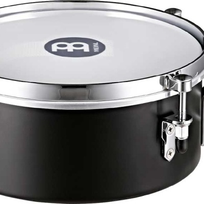 Tambor preto com aro cromado e cabeça branca com logo MEINL PERCUSSION