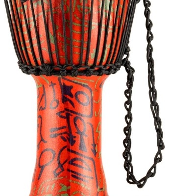 Tambor djembe vermelho com padrões dourados e corda preta