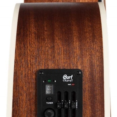 Guitarra acústica elétrica em madeira castanha com painel de controlo preto e botões