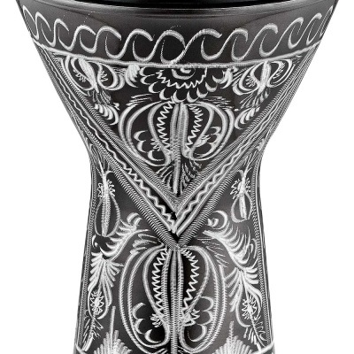Darbuka preta decorada com padrões brancos e pele branca com logo MEINL.