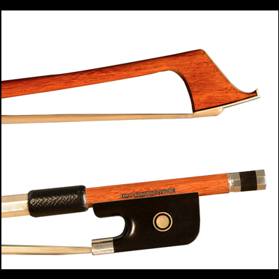 Arco de violino em madeira com ajuste metálico e detalhes em couro