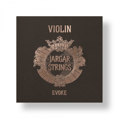 Embalagem castanha escura com texto dourado VIOLIN JARGAR STRINGS EVOKE e ornamento circular.