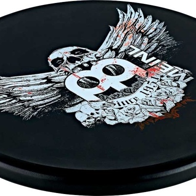 Prato giratório preto com design do crânio e asas com número 88
