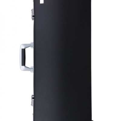 Mala rígida preta retangular com punho prateado e fechaduras metálicas