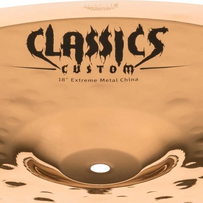 Prato de bateria dourado com texto preto CLASSICS CUSTOM 18'' Extreme Metal China
