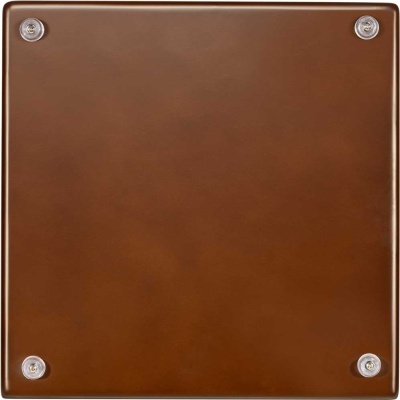 Base quadrada castanha com pés transparentes nos cantos