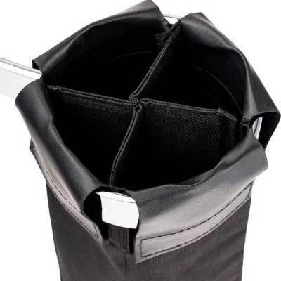 Organizador de armazenamento preto com divisórias internas e suporte metálico