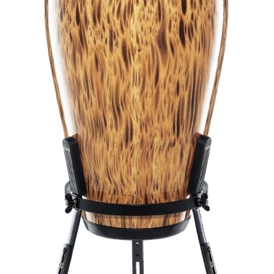 Tambor conga em madeira com padrão imitando pêlo e suporte em metal preto
