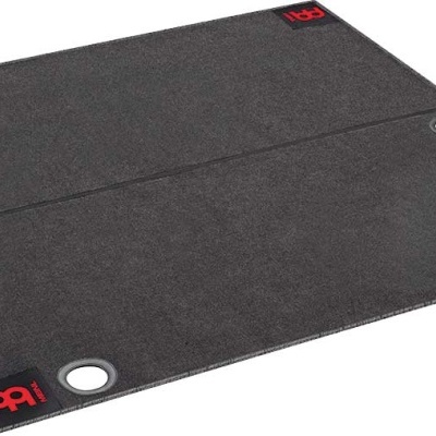 Tapete para bateria eletrónica preto com recortes circulares e logótipos vermelhos