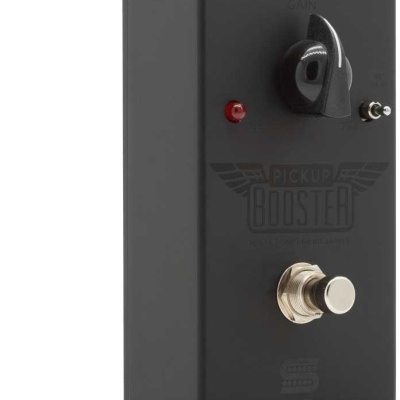 Pedal para guitarra cinza escuro com botão grande preto, interruptor pequeno, LED vermelho e botão metálico