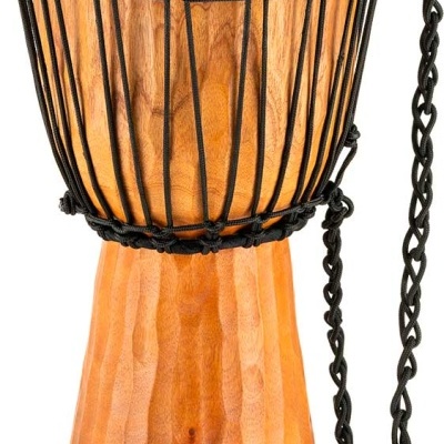Djembé de madeira com pele branca e cordas pretas