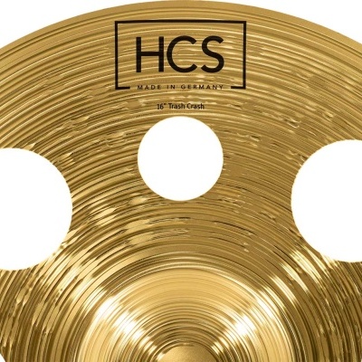 Prato de bateria dourado com três furos e texto HCS 16