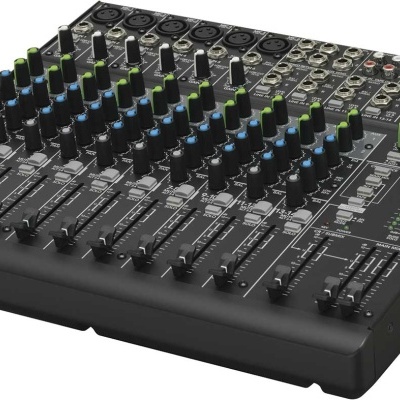 Misturadora áudio Mackie preta com botões e controlos variados