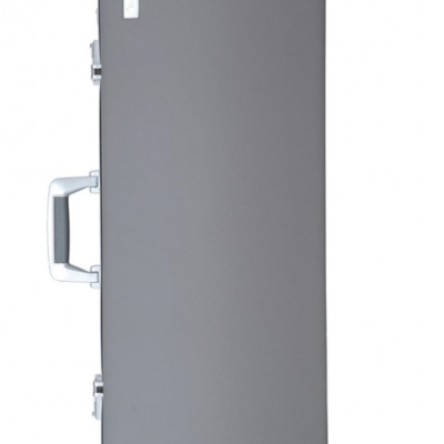 Mala cinza rígida para instrumento musical com alça branca e fechos metálicos