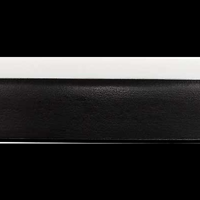 Prato preto redondo com superfície lisa e acabamento fosco