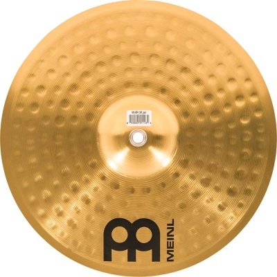 Prato de bateria dourado martelado com etiqueta central e texto MEINL