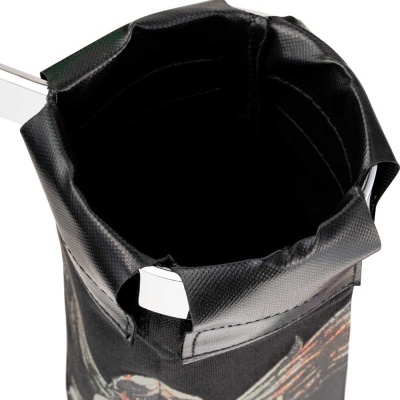 Saco de tecido preto aberto com presilha preta