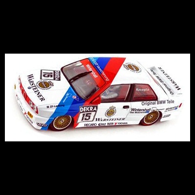 Miniatura de carro de corrida BMW com vários textos e logos