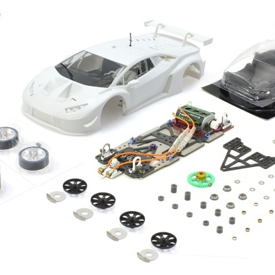 Kit de carro de competição branco e peças para montagem da Scaleauto