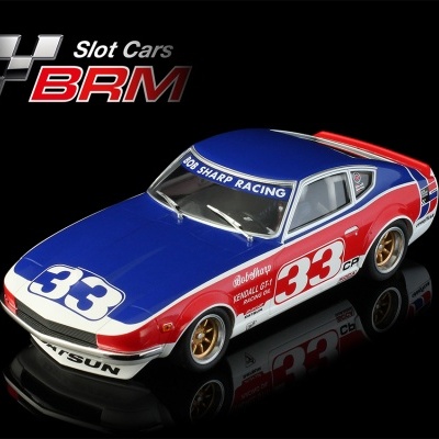 Miniatura de carro de slot racing azul, vermelho e branco com número 33 e marcações de corrida