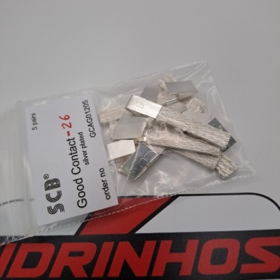 Pacote com 5 pincéis de carvão com extremidades metálicas sobre fundo com texto gráfico