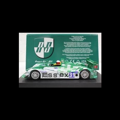 Miniatura de carro de corrida verde com números 31 e texto Ess ex em caixa de exposição