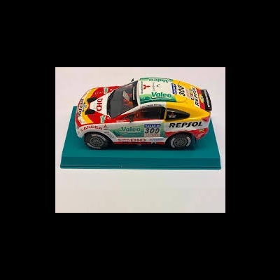 Miniatura de carro de rali colorido com logótipos variados e base verde