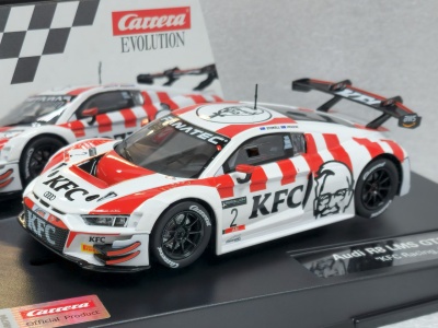 Miniatura carro de corrida Audi R8 LMS GT3 KFC Racing branco e vermelho riscas