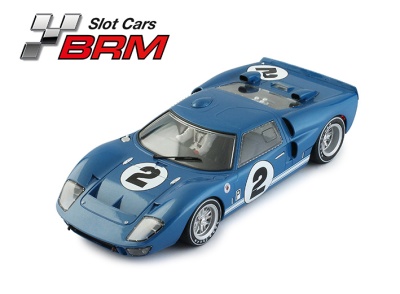 Miniatura de carro de corrida azul com números 2 e texto Slot Cars BRM