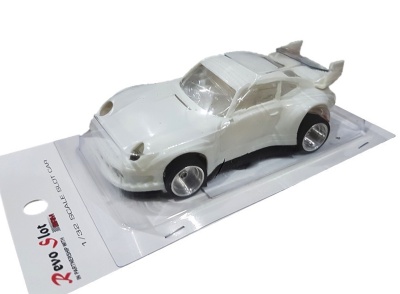 Carro de slot branco de escala 1/32 em embalagem