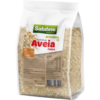 Pacote de flocos de aveia finos integral da marca Salutem Nutrição com rótulo informativo