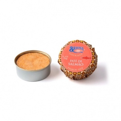Latas de paté de salmão Briosa Gourmet, uma aberta e outra fechada com rótulo vermelho.